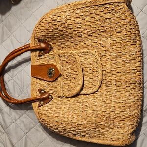 🌟HP🌟VTG 1980s Woven Palm Straw Handbag with Leather Accents